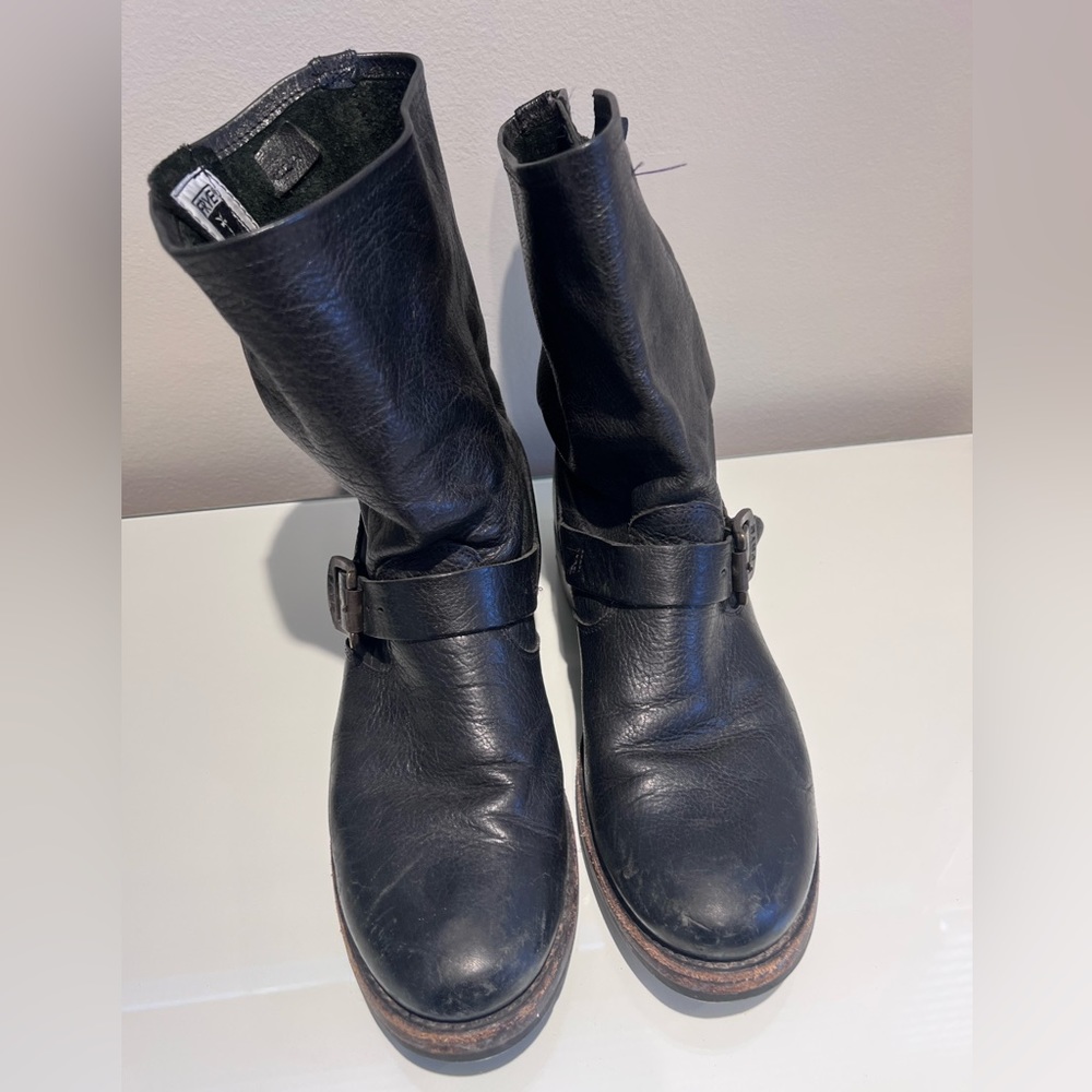 Good condition black leather boots. - Picture 1 of 8